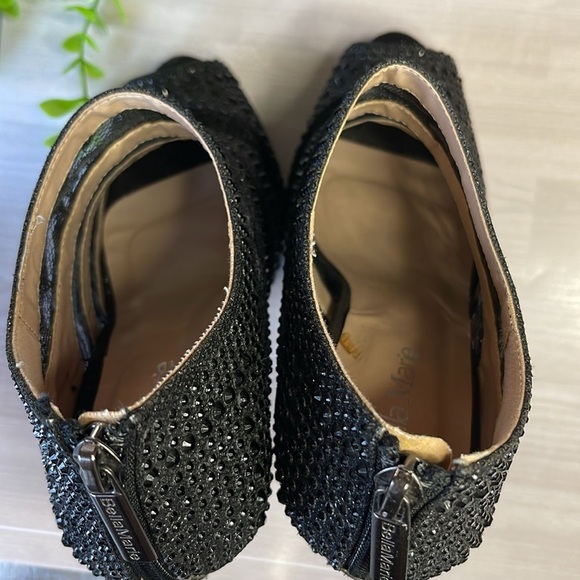 Elegant Black Lace Peep-Toe Heels - Picture 5 of 9